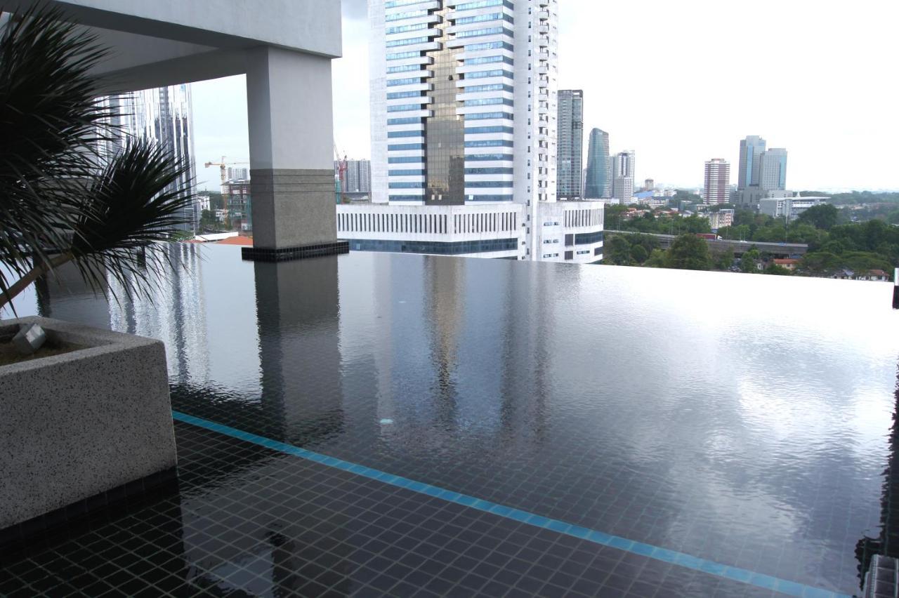 Twin Galaxy Suites By Iconic Bliss Johor Bahru Exterior foto