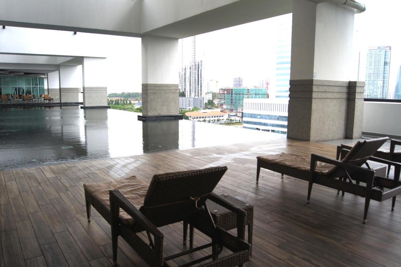 Twin Galaxy Suites By Iconic Bliss Johor Bahru Exterior foto
